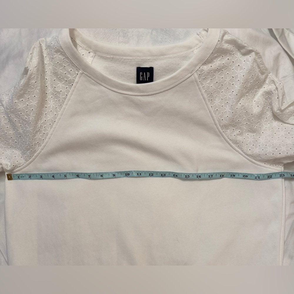 Gap size L “new off white” sweatshirt, eyelet sleeves. NWOT, sold out at Gap! - Picture 7 of 13